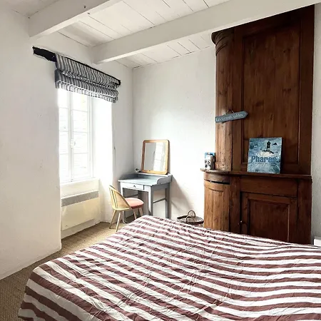 Maison Spacieuse Avec Jardin Au Coeur De Lomener - Fr-1-813-7 度假居